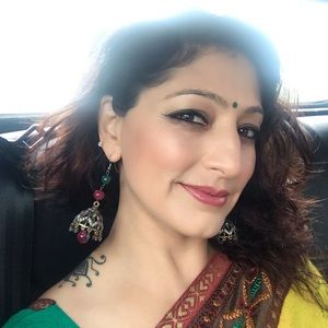 Meet your Posher, Aparna